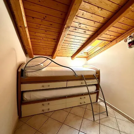House La Mansarda Holiday home